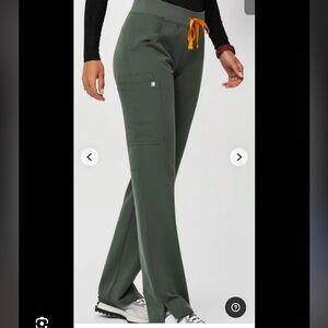 Figs Kade cargo scrubs moss green and orange XL 
  po 3945    w23sw2022